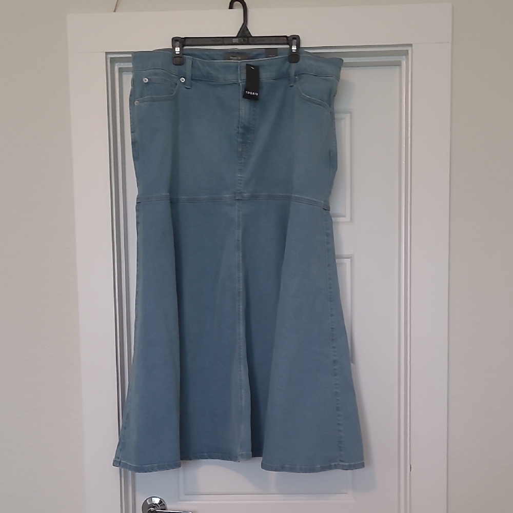 Chic Blue Flared Denim Skirt